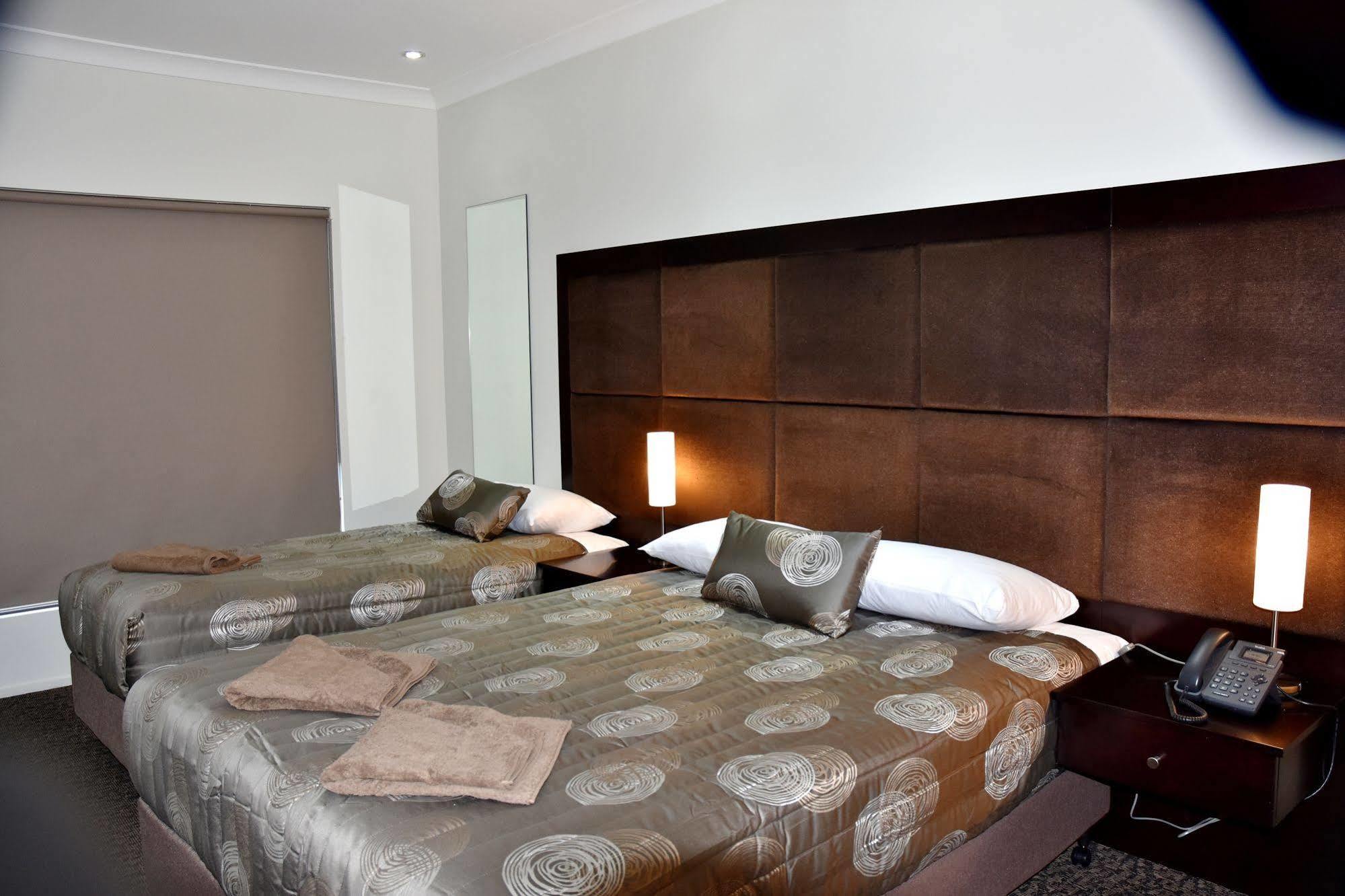 Western Downs Motor Inn Miles Εξωτερικό φωτογραφία