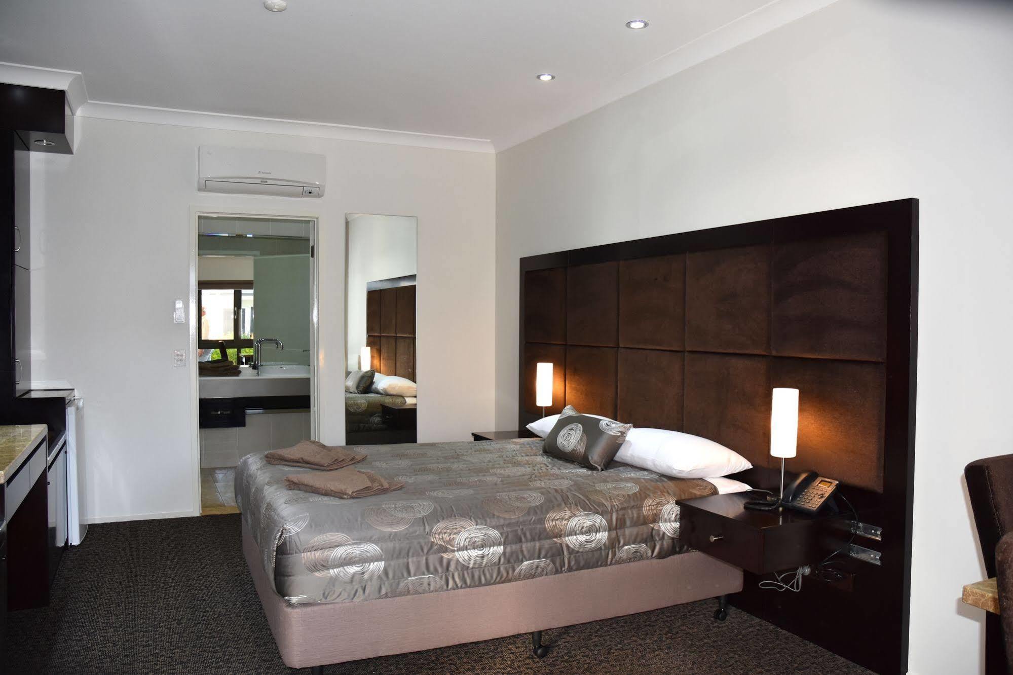 Western Downs Motor Inn Miles Εξωτερικό φωτογραφία